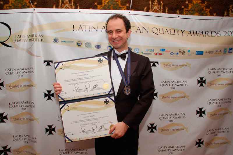 Palestrante Daniel Bizon recebe Prêmio em Buenos Aires