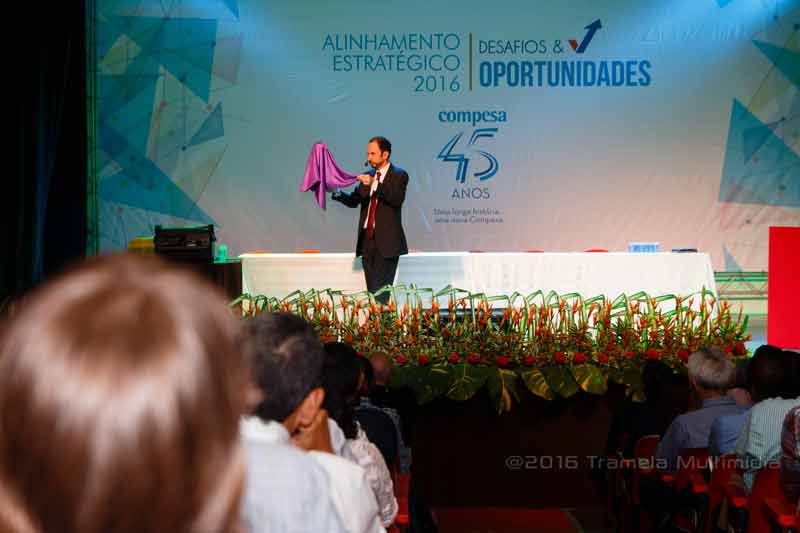 Evento da Compesa em Recife teve palestra com mágica