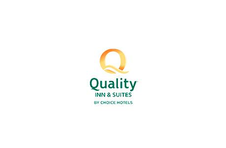 Palestrante motivacional de vendas gera impacto mesclando conteúdo com mágica e hipnose no evento do Hotel Quality